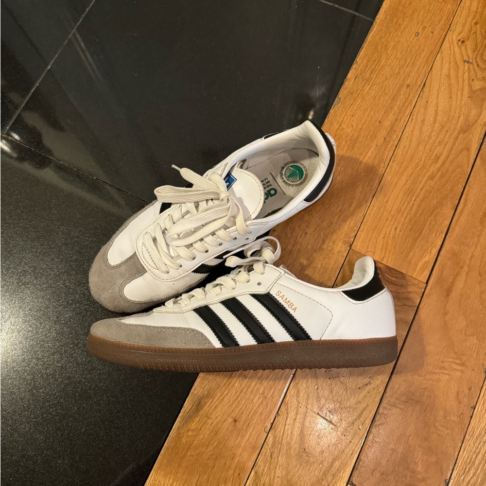 White Adidas Sambas